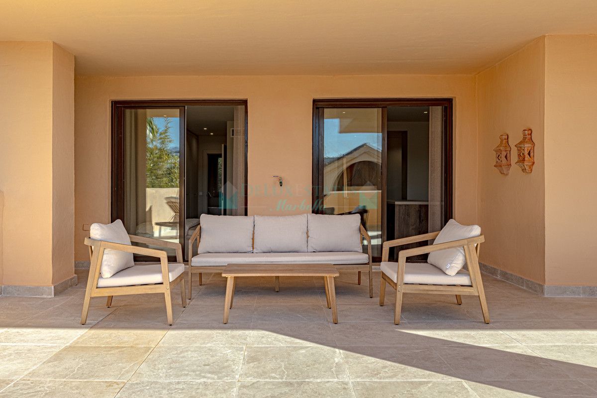 Ground Floor Apartment for sale in Benahavis