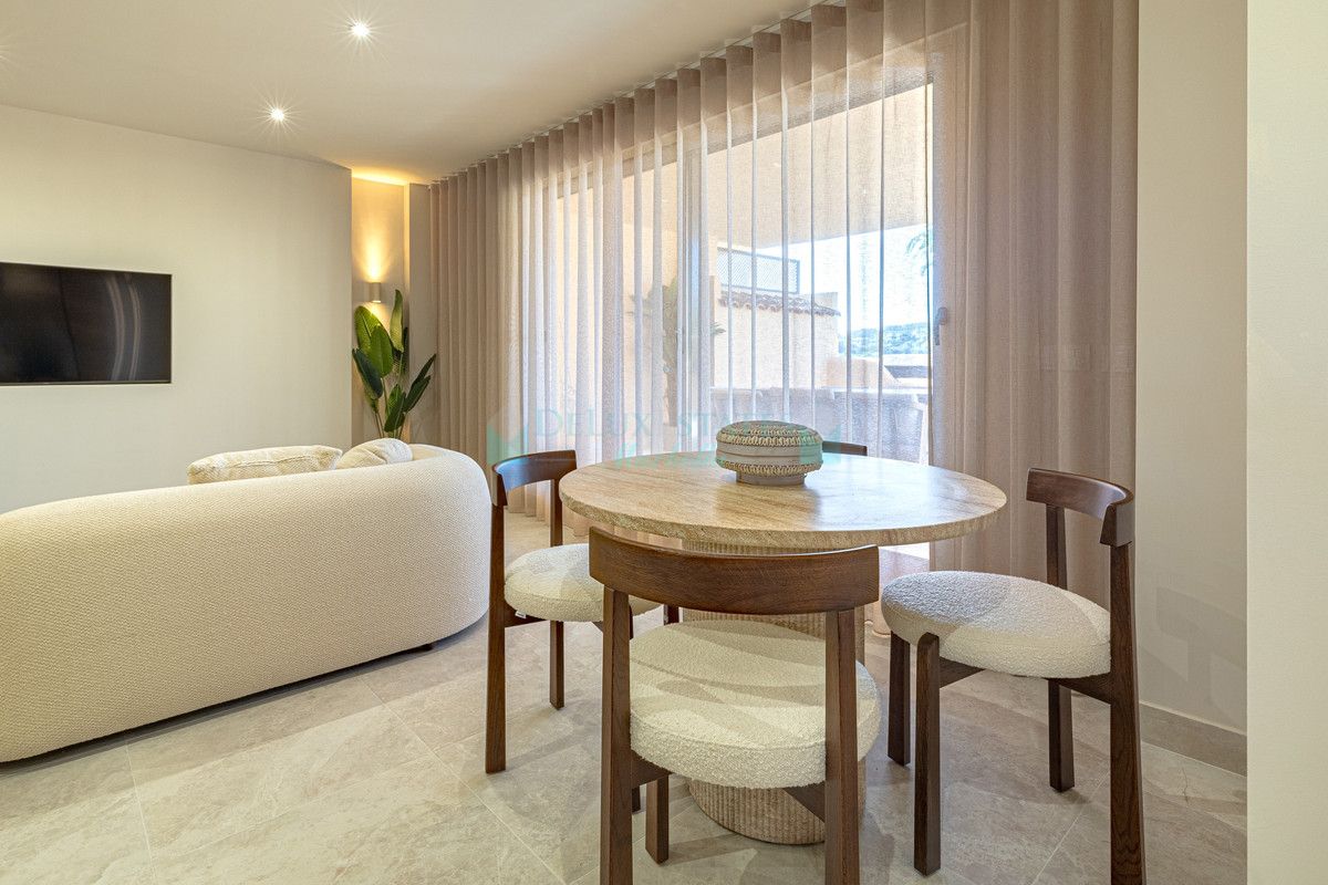 Ground Floor Apartment for sale in Benahavis