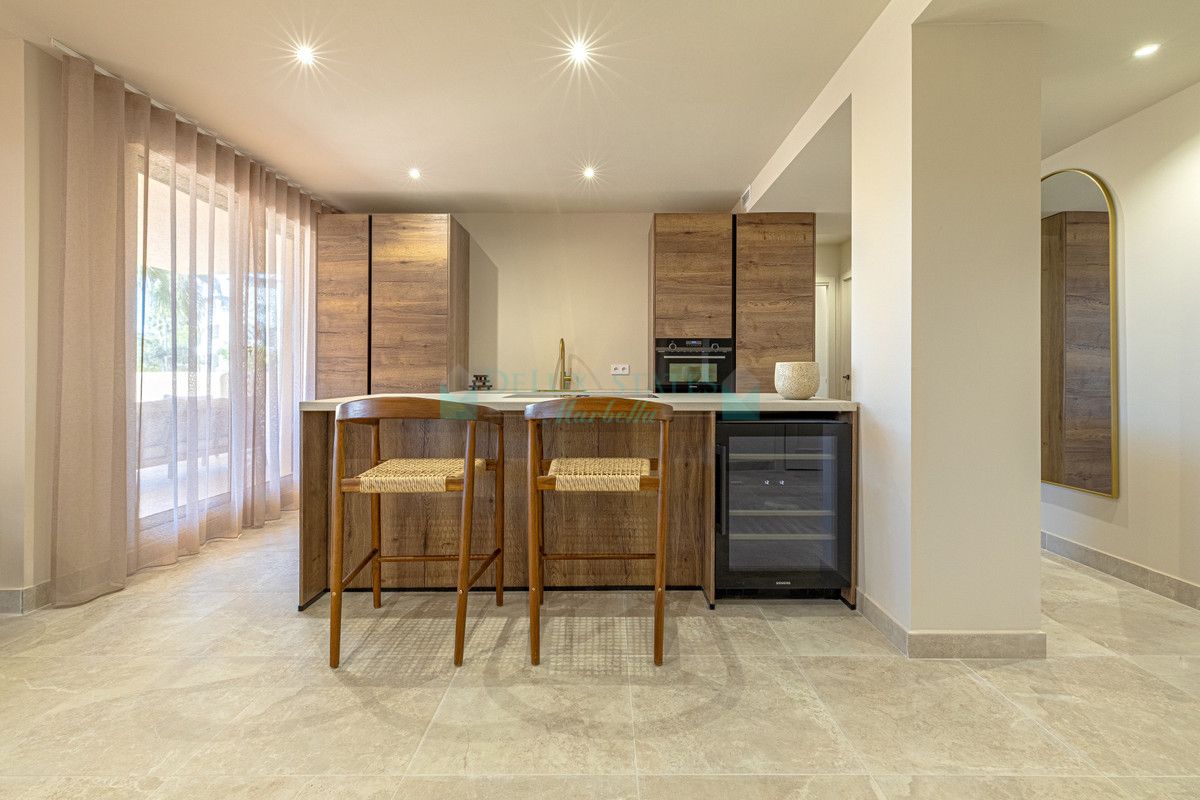 Ground Floor Apartment for sale in Benahavis