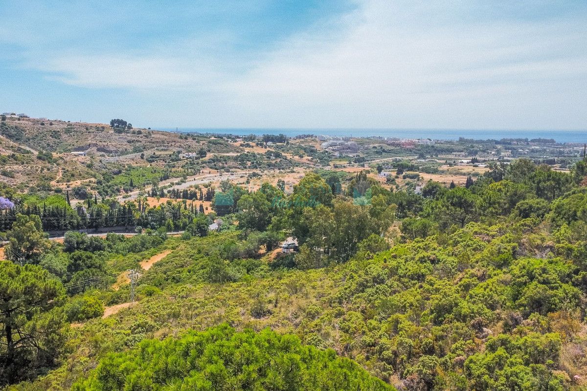Plot for sale in Benahavis