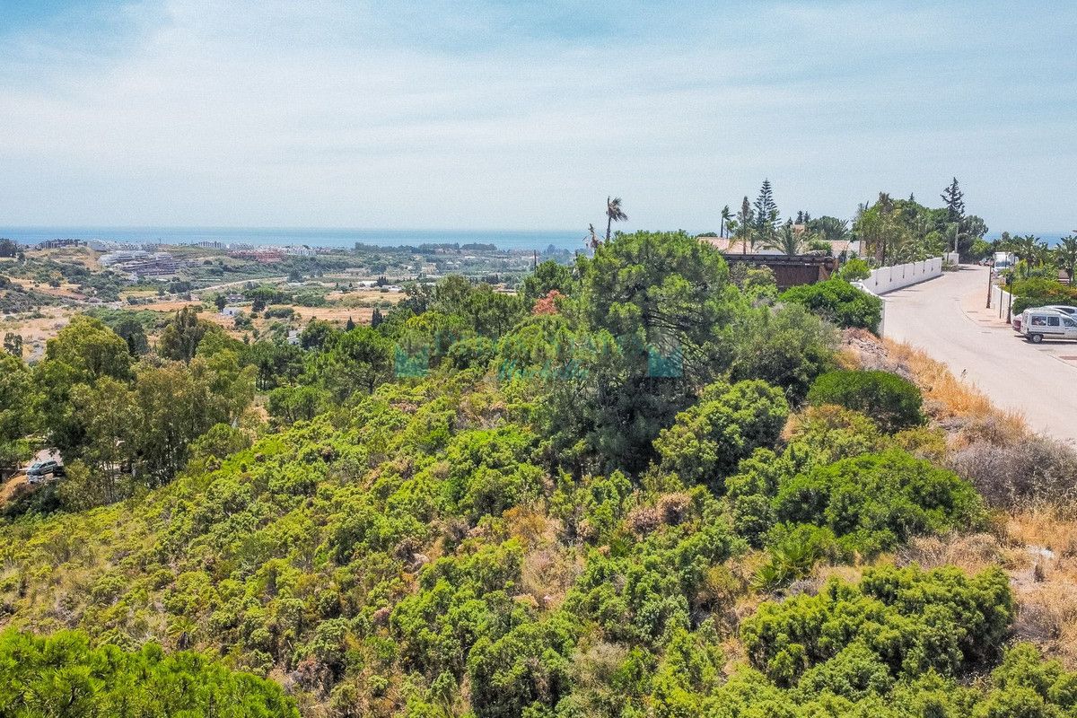 Plot for sale in Benahavis