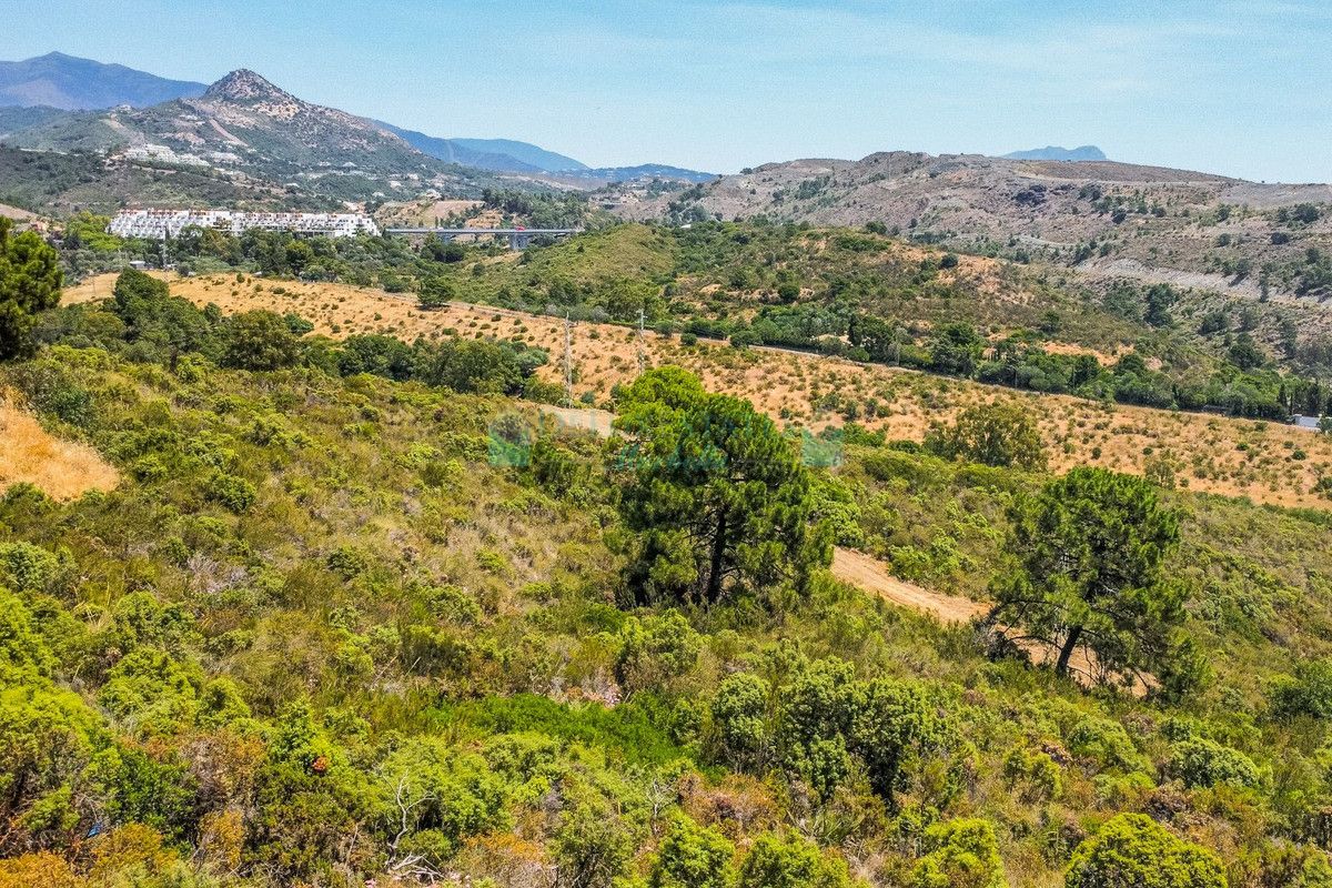 Plot for sale in Benahavis