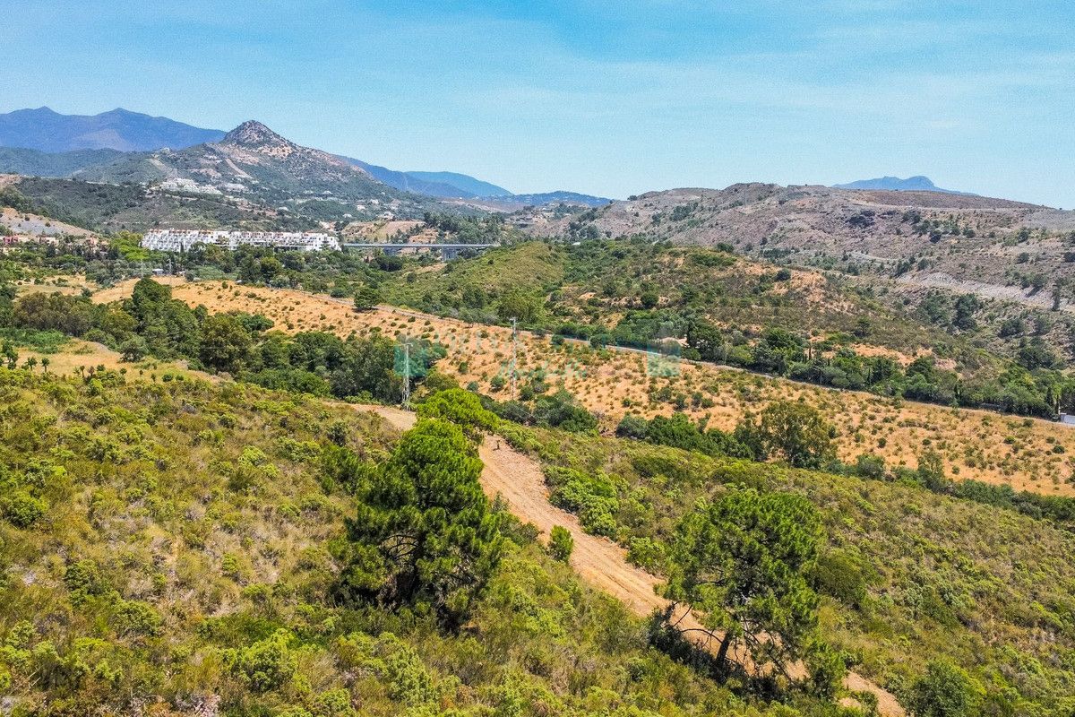 Plot for sale in Benahavis