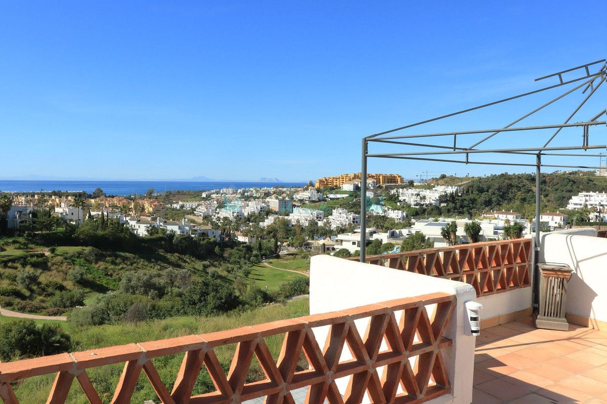 Town House for sale in Estepona