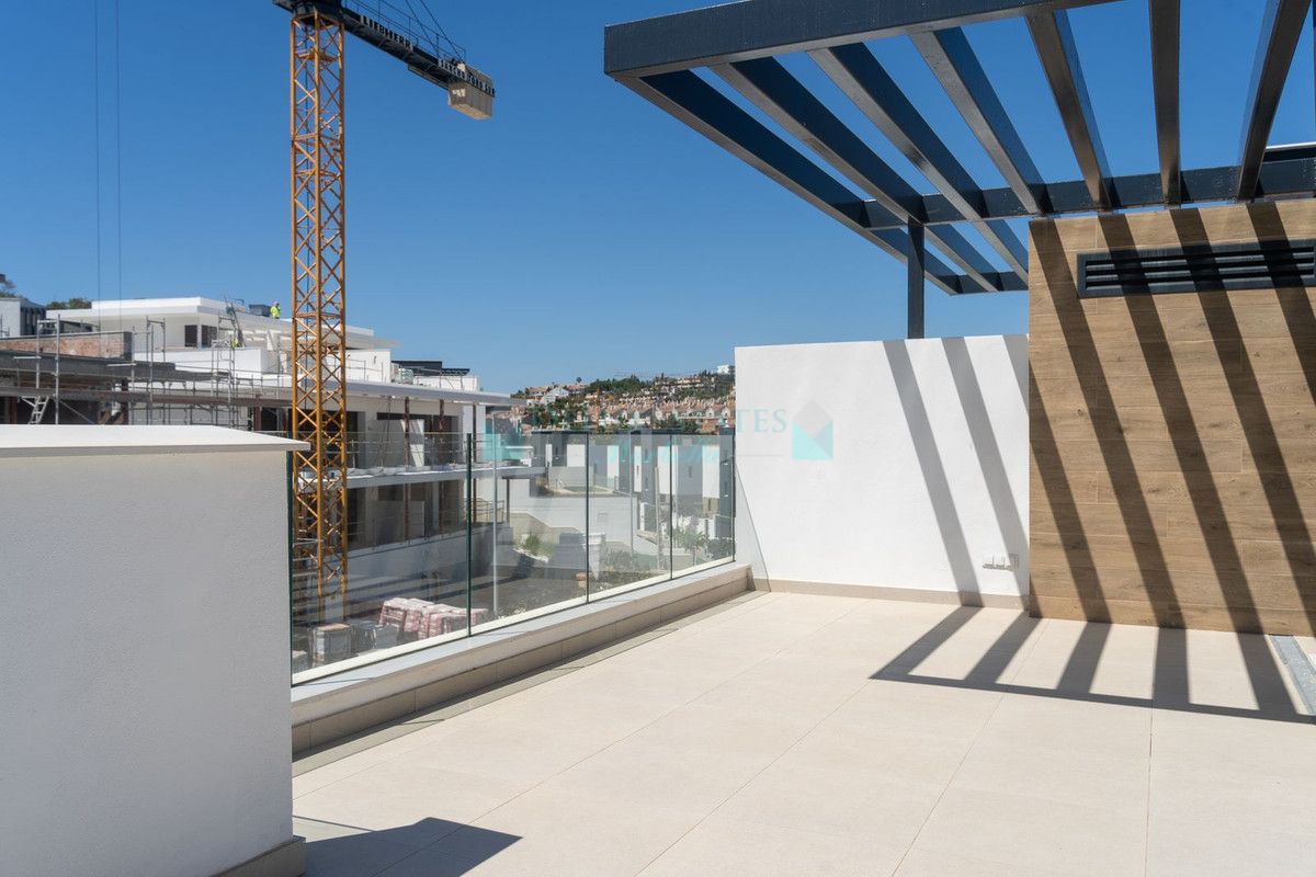 Semi Detached Villa for rent in Atalaya, Estepona