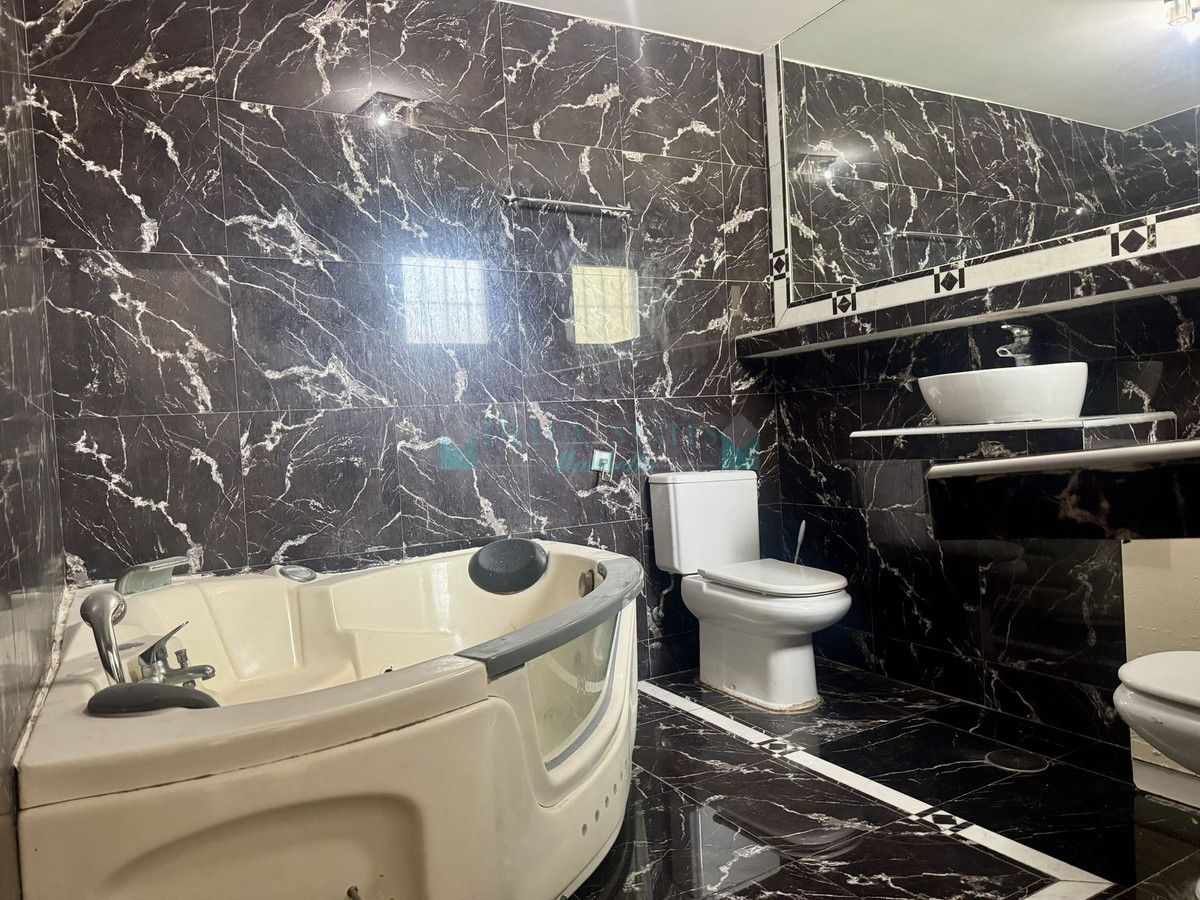 Town House for sale in Marbella