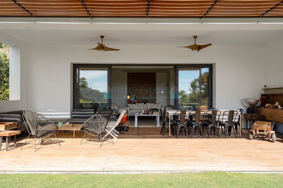 Villa for sale in El Madroñal, Benahavis