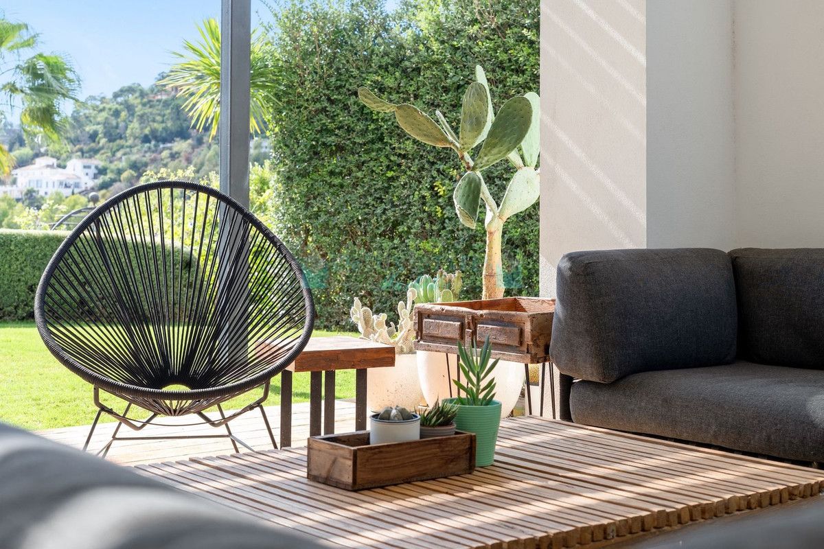 Villa for sale in El Madroñal, Benahavis