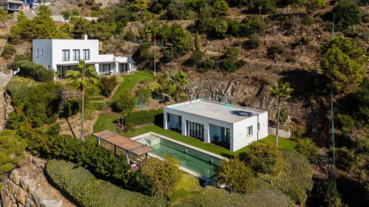 Villa for sale in El Madroñal, Benahavis