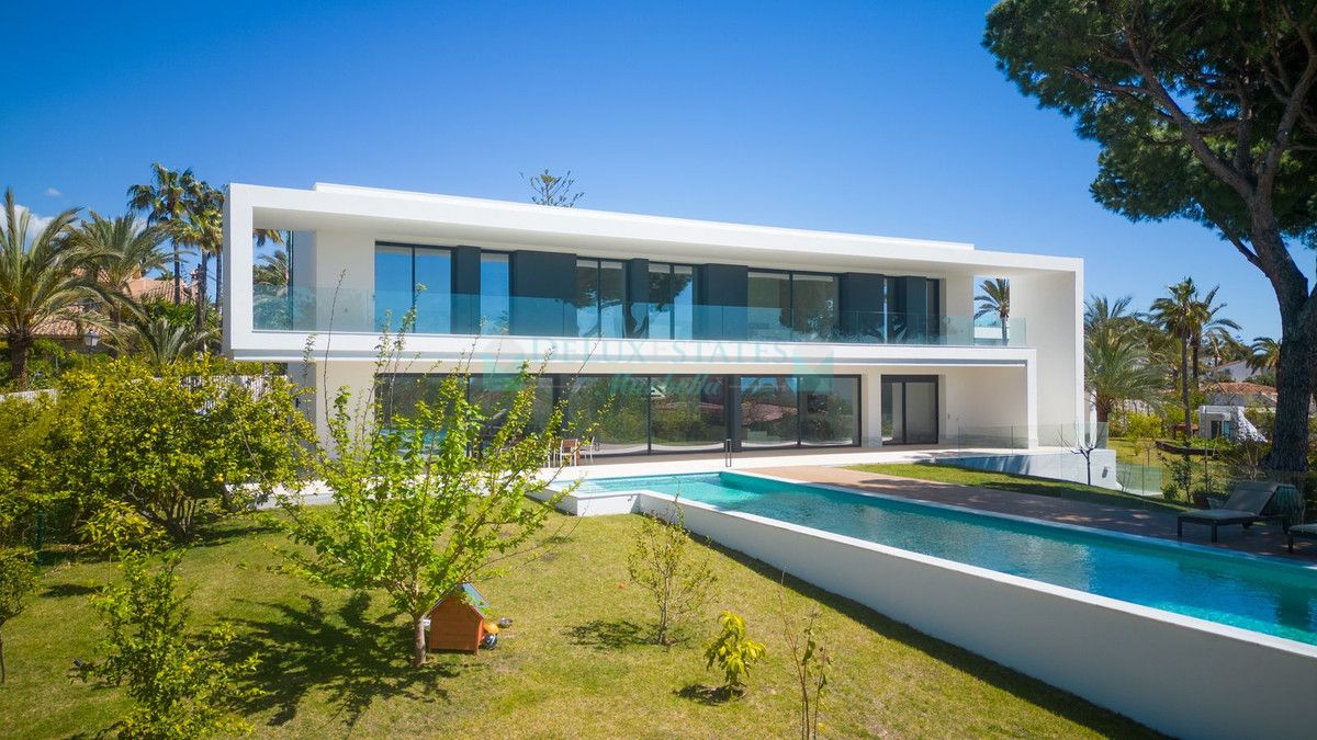 Villa for sale in Marbesa, Marbella East