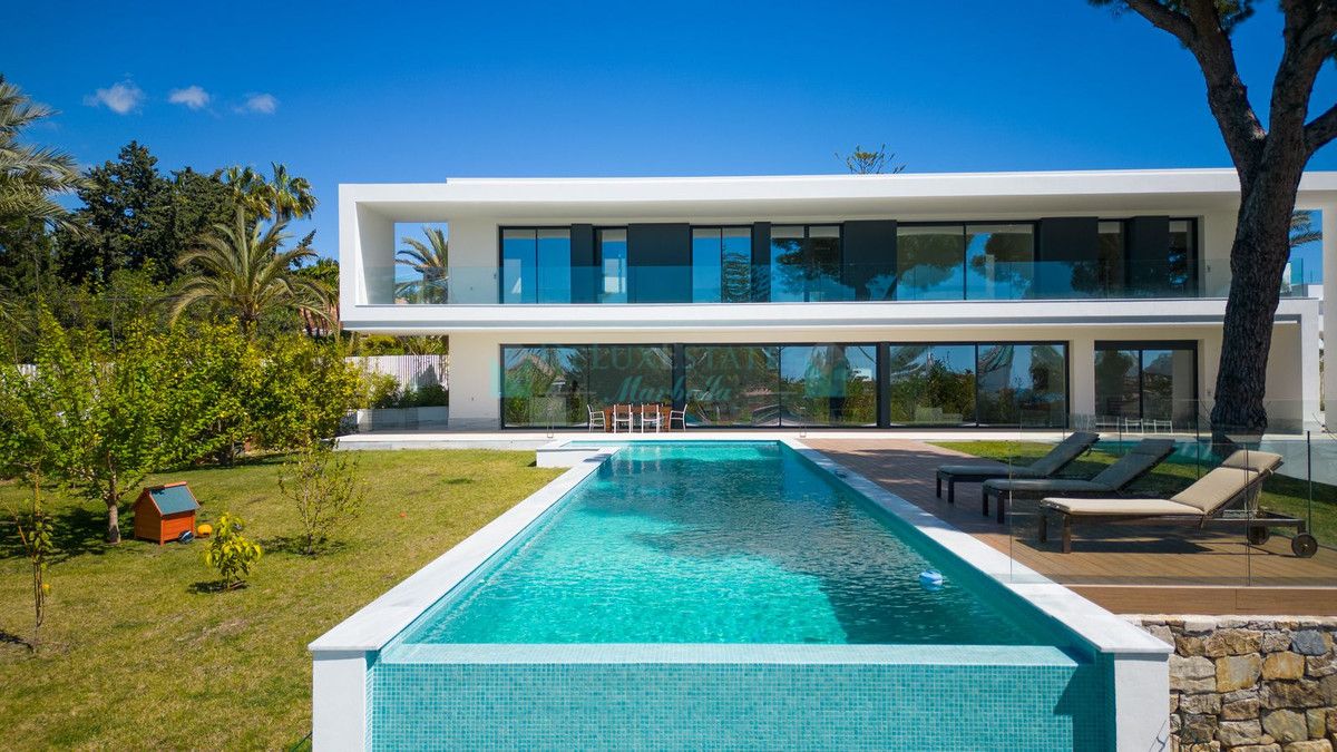 Villa for sale in Marbesa, Marbella East