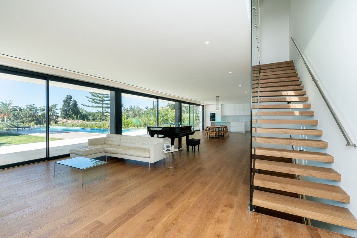 Villa for sale in Marbesa, Marbella East