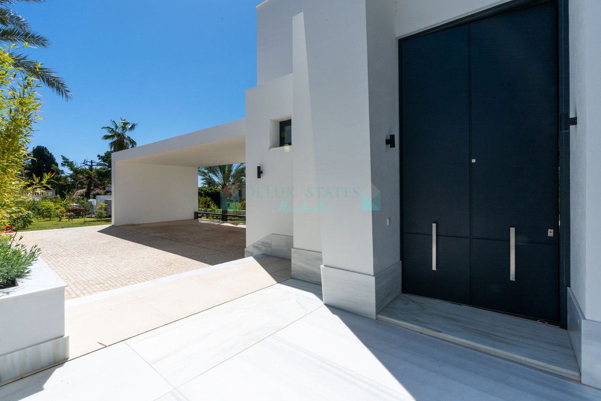 Villa for sale in Marbesa, Marbella East