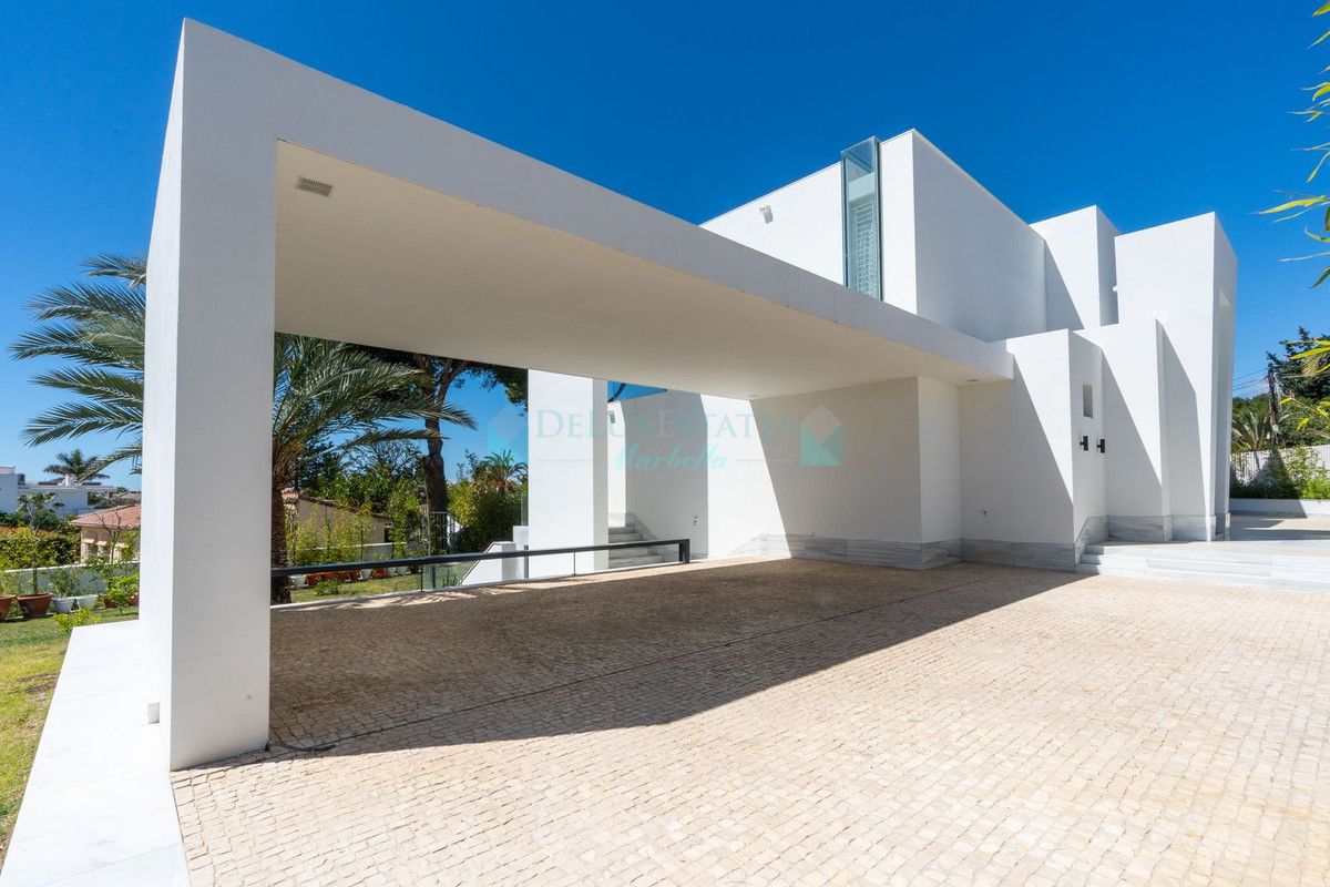 Villa for sale in Marbesa, Marbella East