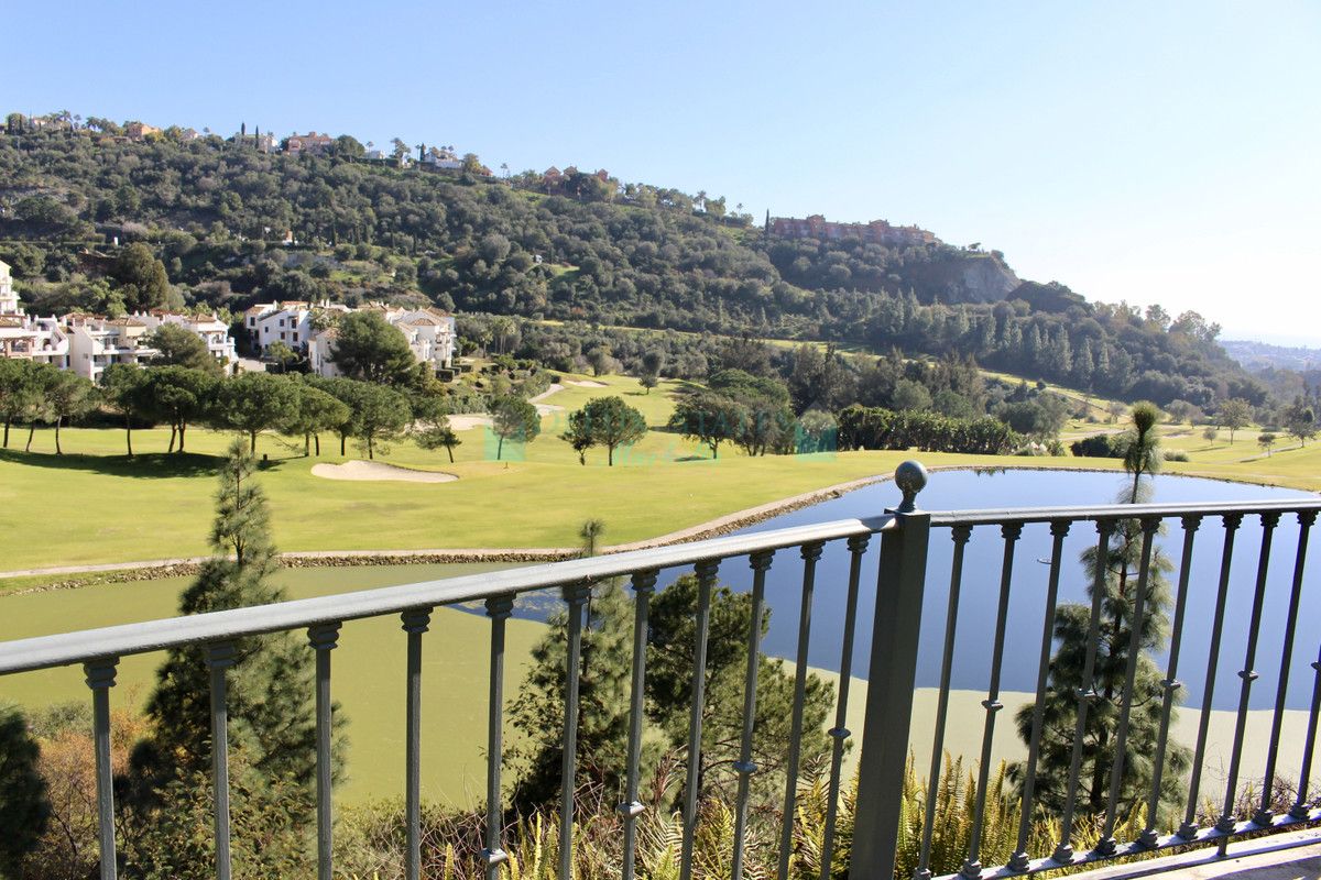 Villa en venta en Los Arqueros, Benahavis