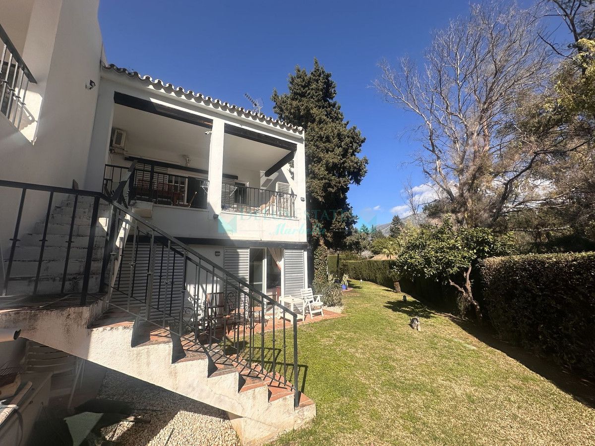 Town House for sale in Aloha, Nueva Andalucia