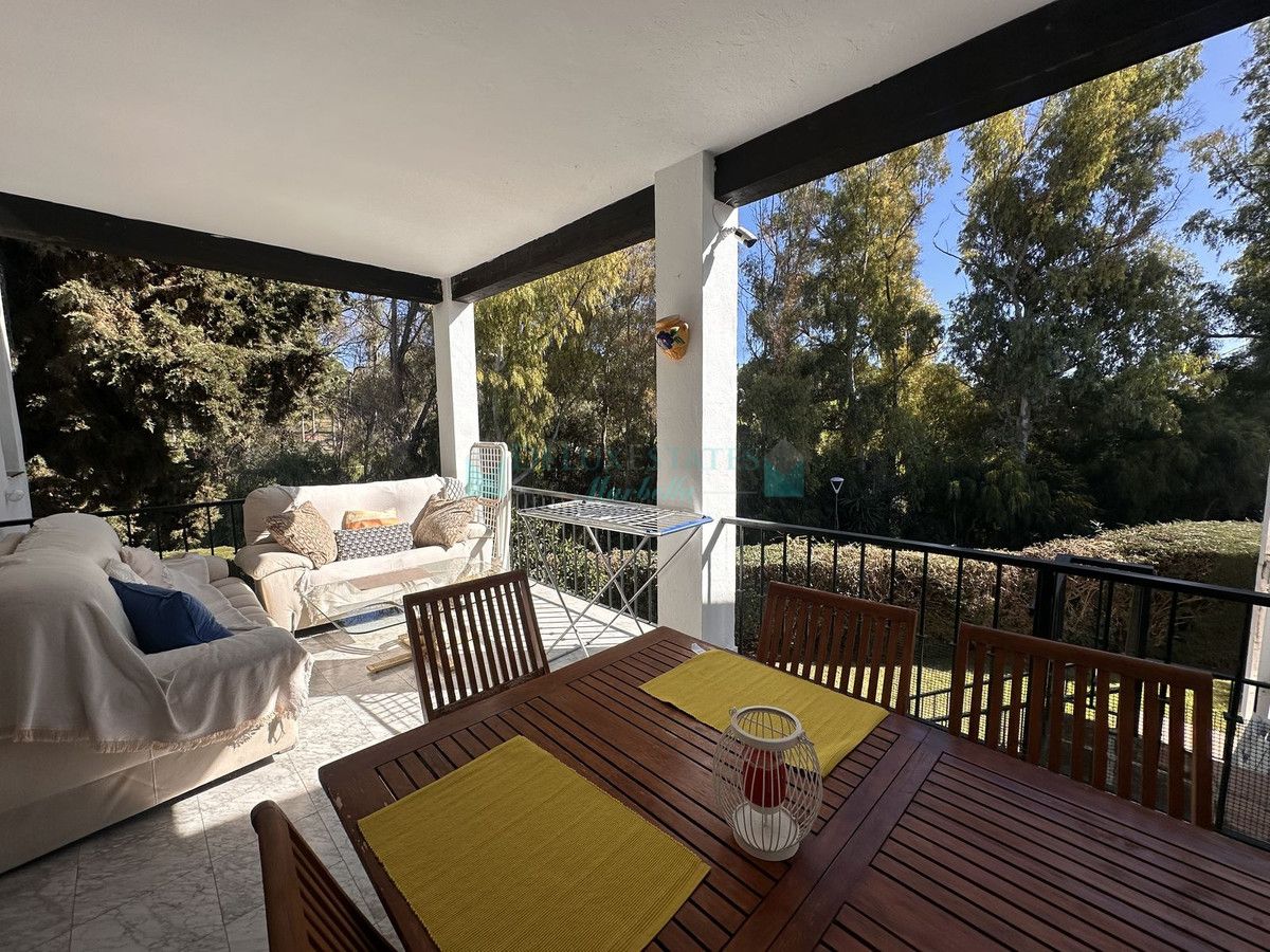 Town House for sale in Aloha, Nueva Andalucia