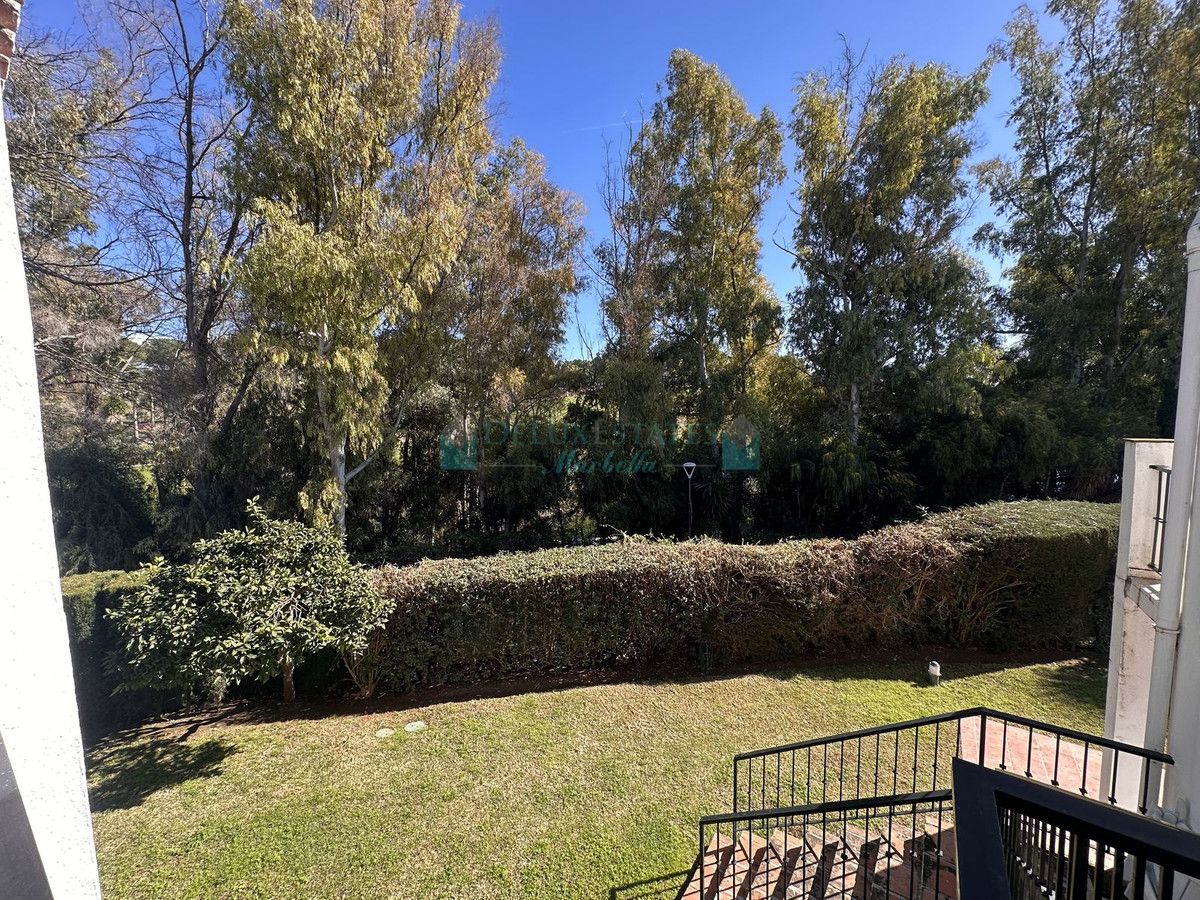 Town House for sale in Aloha, Nueva Andalucia