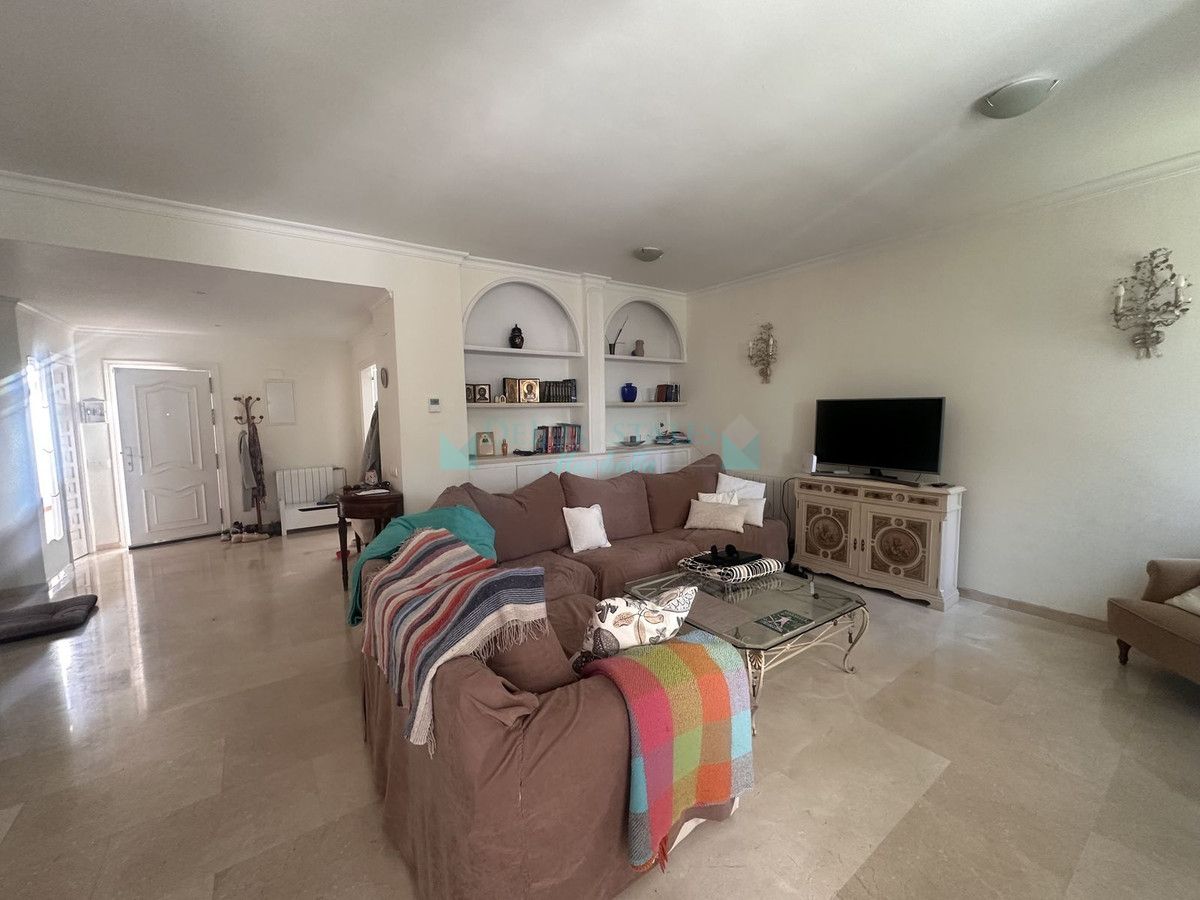 Town House for sale in Aloha, Nueva Andalucia