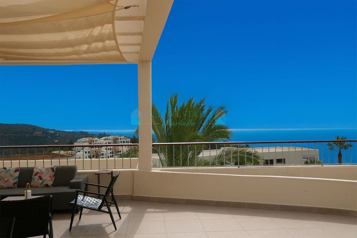 Penthouse for sale in Los Altos de los Monteros, Marbella East