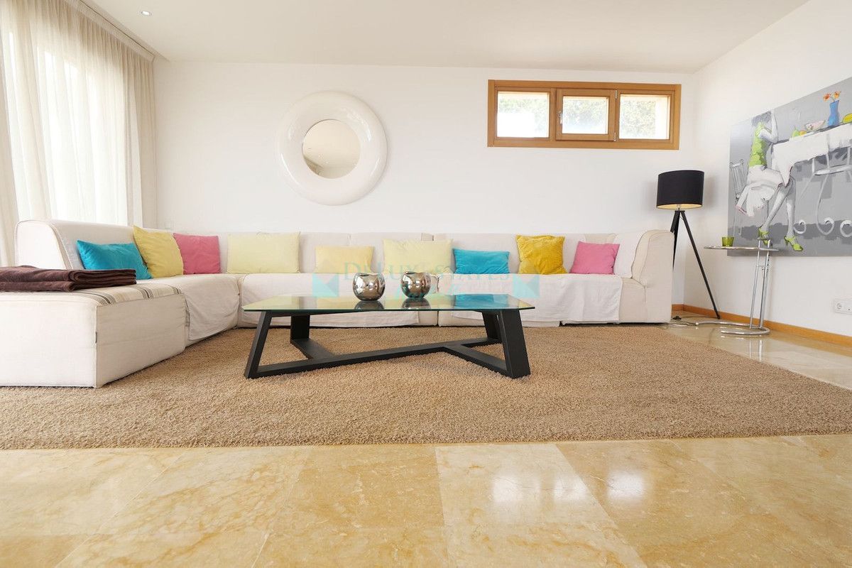 Penthouse for sale in Los Altos de los Monteros, Marbella East