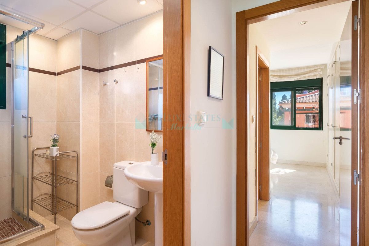 Apartment for sale in Marbesa, Marbella East