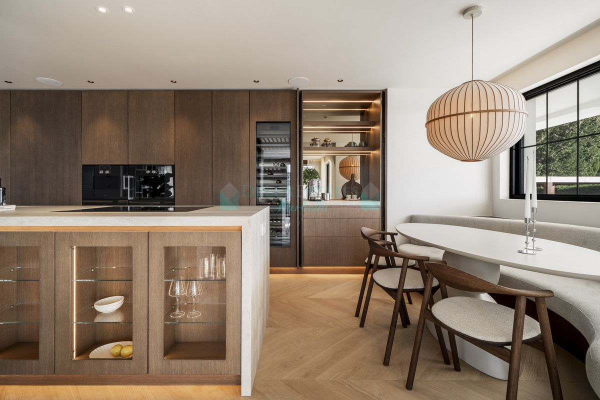 Villa for sale in Nueva Andalucia