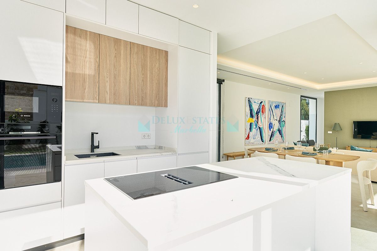 Villa for sale in Estepona