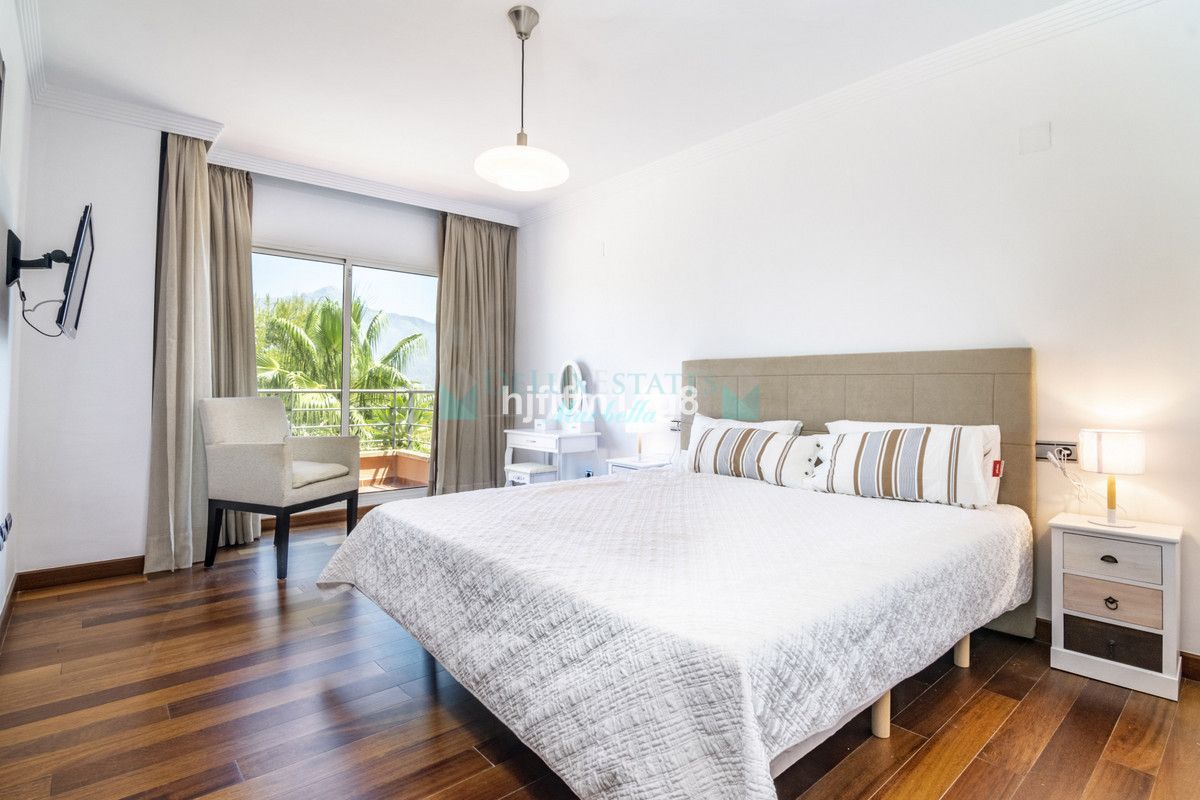 Apartment for sale in Nueva Andalucia