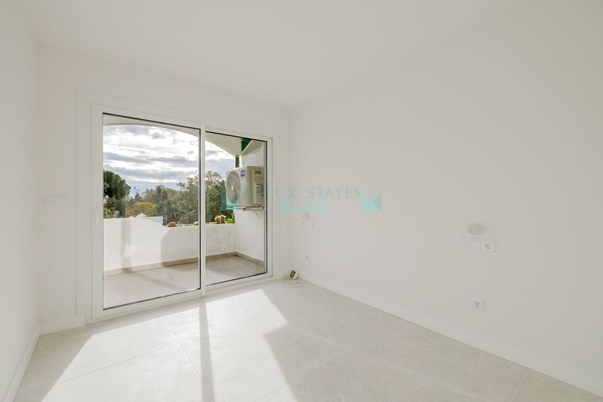 Apartamento en venta en Artola, Marbella Este