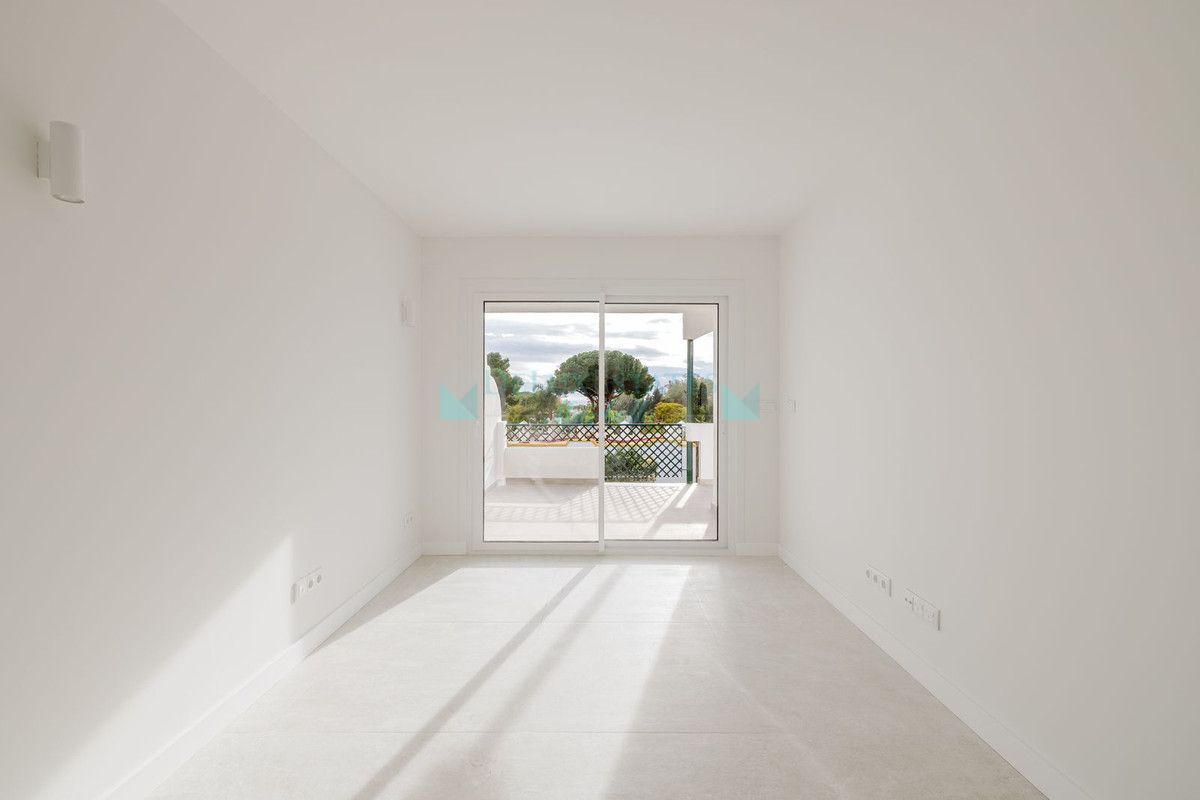 Apartamento en venta en Artola, Marbella Este