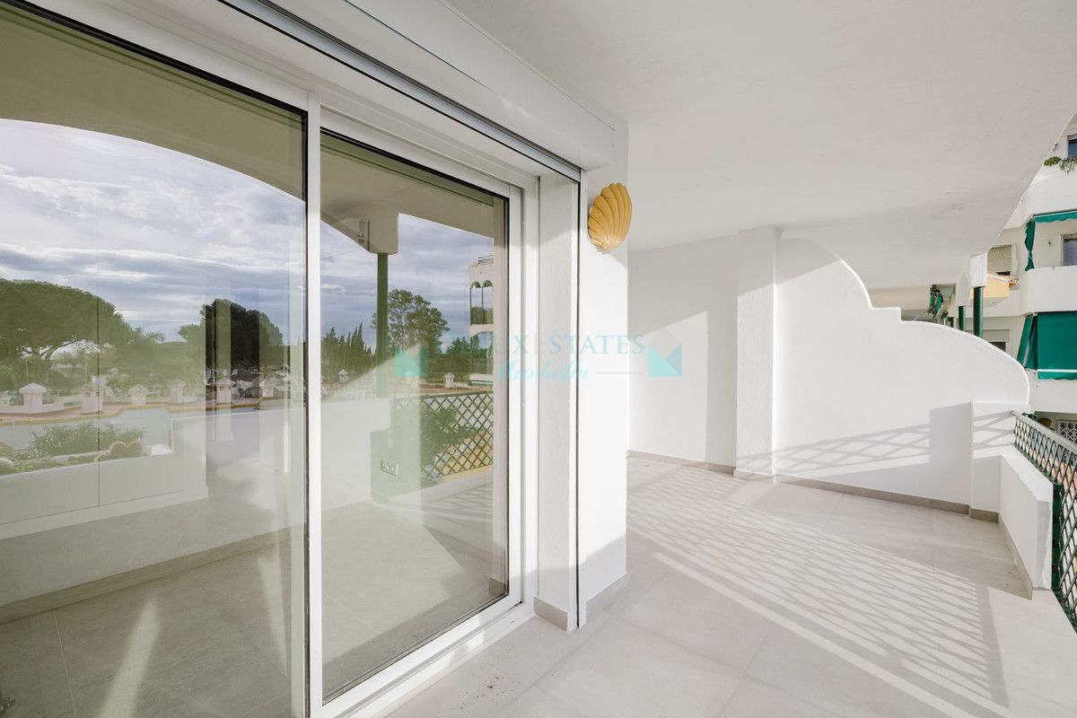 Apartamento en venta en Artola, Marbella Este
