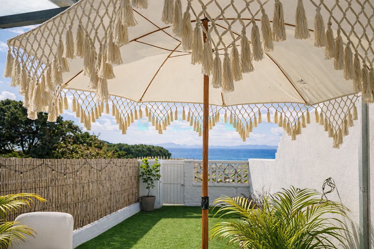 Town House for sale in Estepona