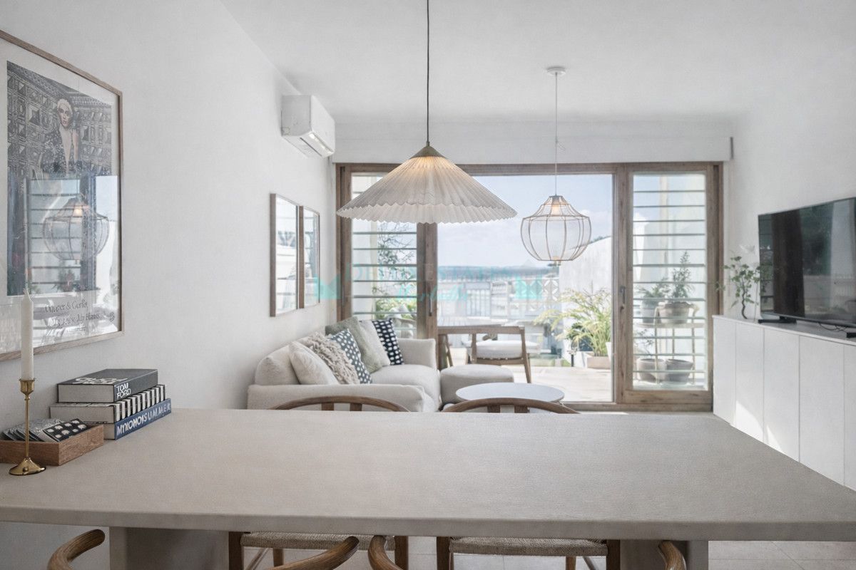 Town House for sale in Estepona