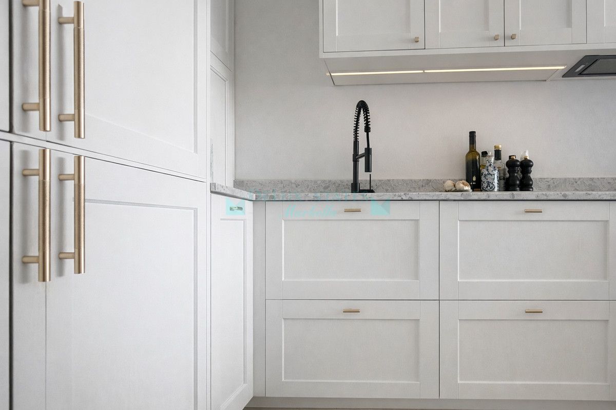 Town House for sale in Estepona