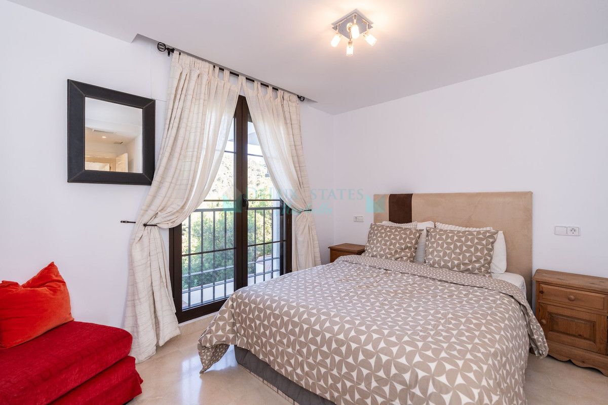 Apartment for sale in Los Arqueros, Benahavis