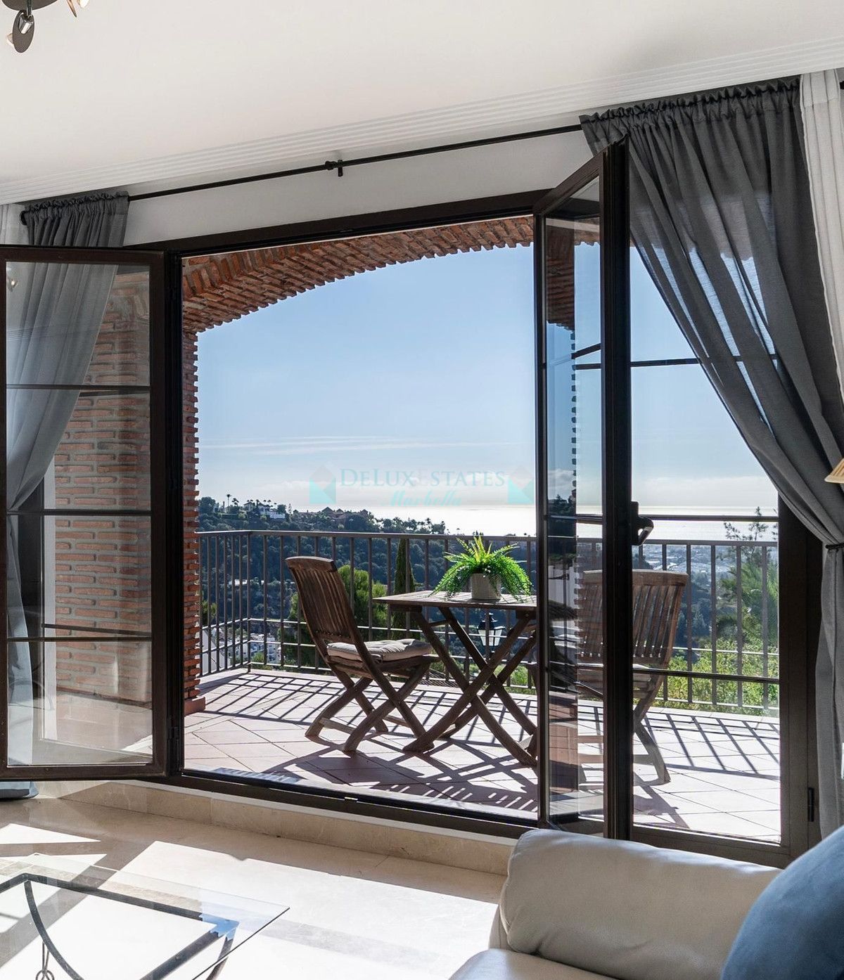 Apartment for sale in Los Arqueros, Benahavis