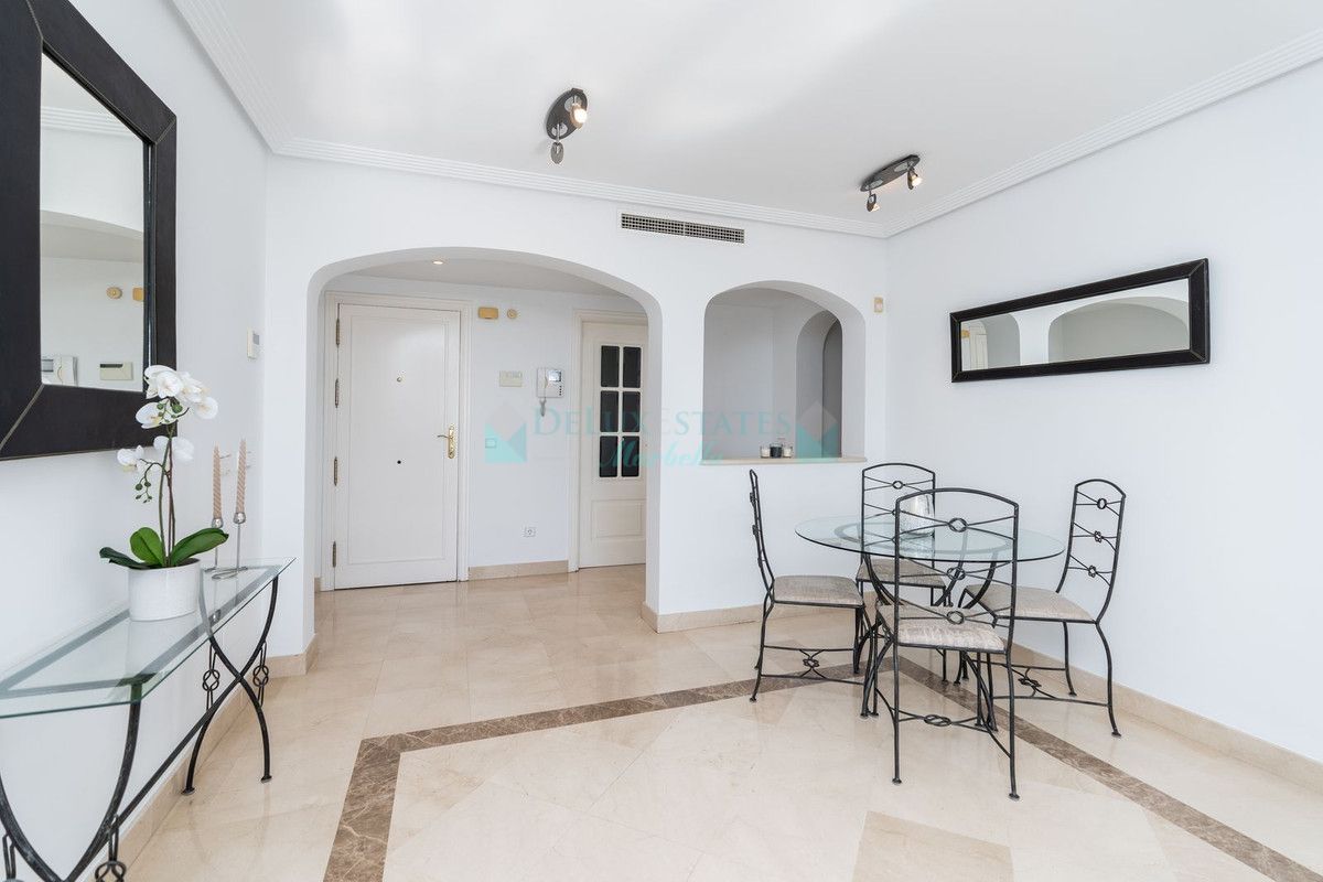 Apartment for sale in Los Arqueros, Benahavis