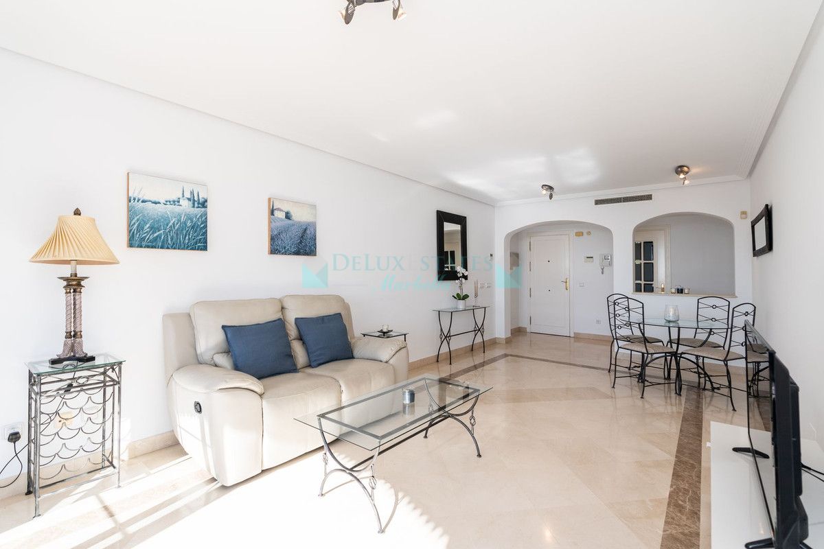 Apartment for sale in Los Arqueros, Benahavis