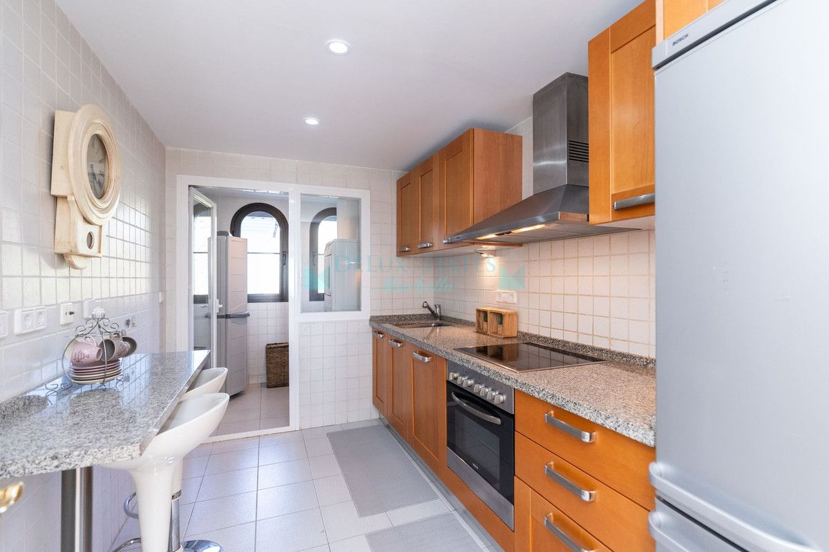 Apartment for sale in Los Arqueros, Benahavis