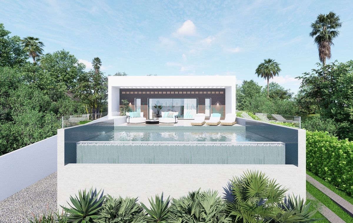 Villa for sale in Valle Romano, Estepona