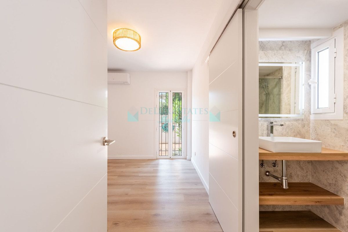 Ground Floor Apartment for sale in Benamara, Estepona