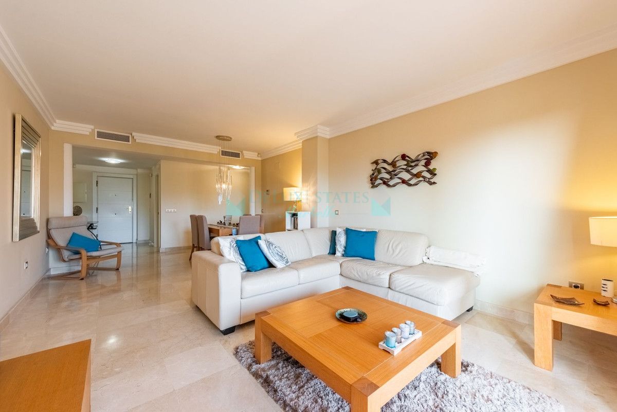 Apartment for sale in Benahavis