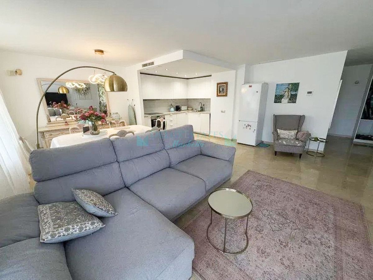 Ground Floor Apartment for sale in Benahavis
