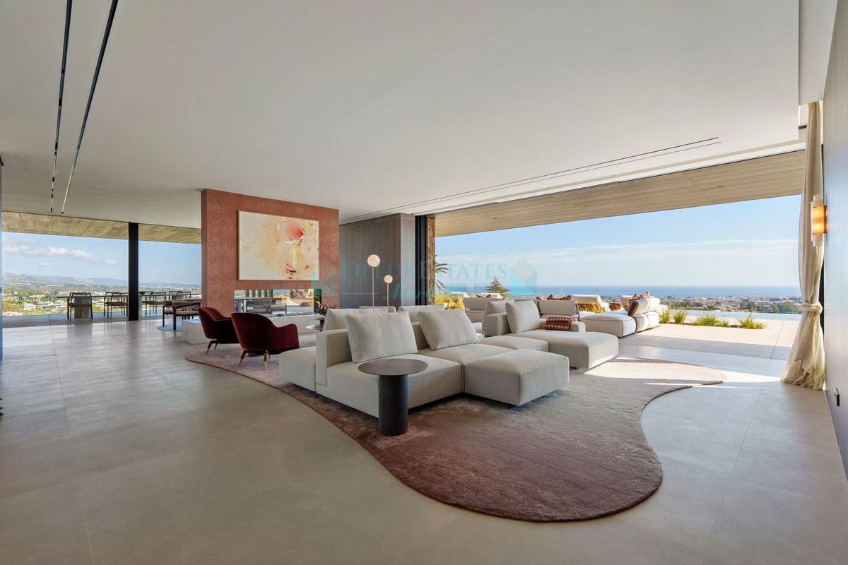 Villa for sale in Benahavis