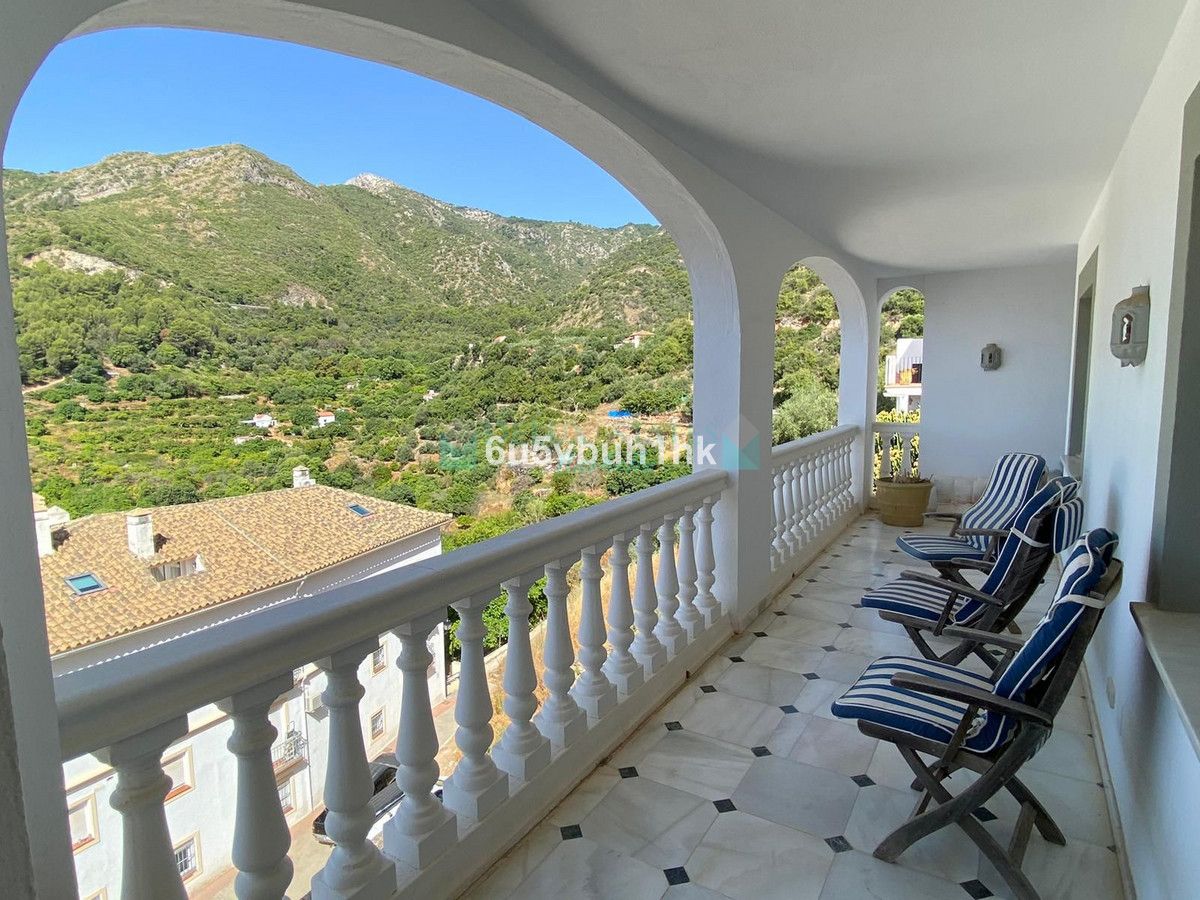 Town House for sale in Ojen