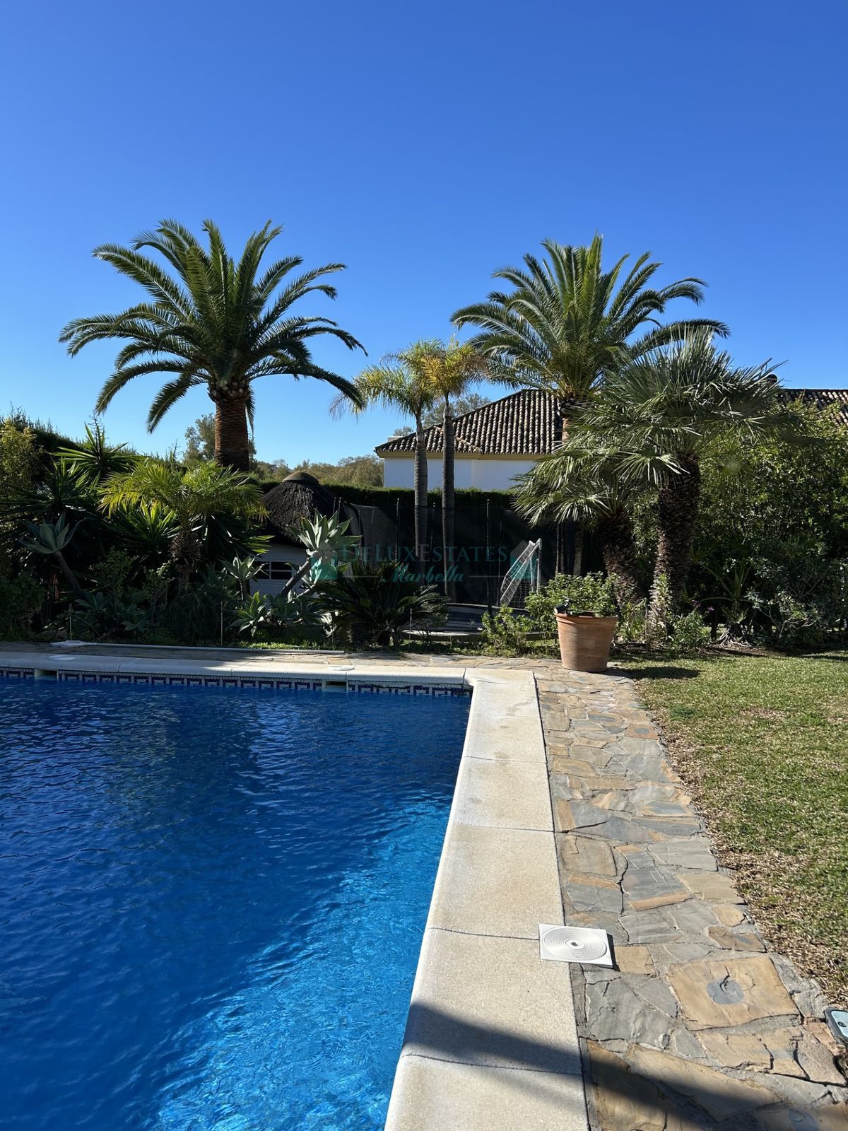 Villa for sale in New Golden Mile, Estepona
