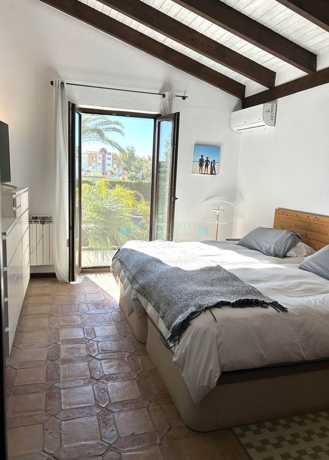 Villa for sale in New Golden Mile, Estepona