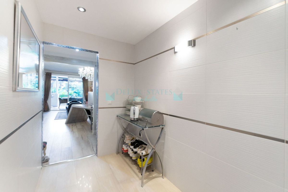 Ground Floor Apartment for sale in Marbella - Puerto Banus