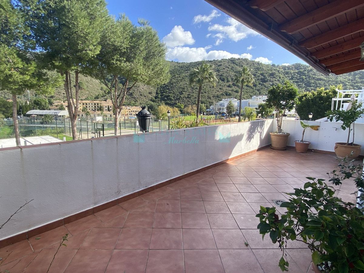 Apartamento en venta en Benahavis